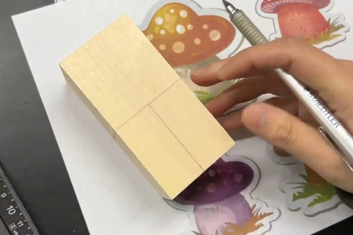 How to Use Auxiliary Lines When Carving Wooden Gifts