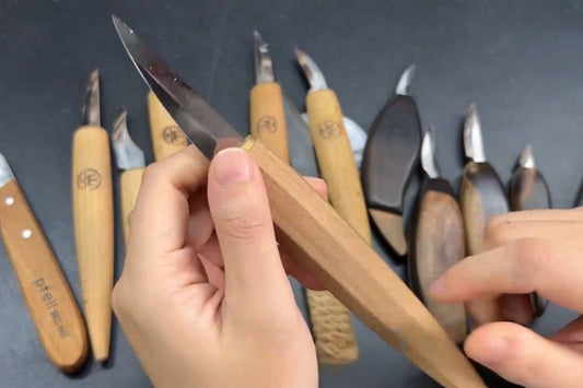 Choosing Blade Steel for Wooden Gifts: Expert Tips