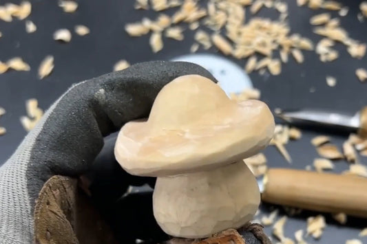 Learn to Carve Wooden Gifts: Knife Techniques for Concave Shapes