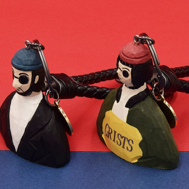 Léon and Mathilda movie wooden keychain set